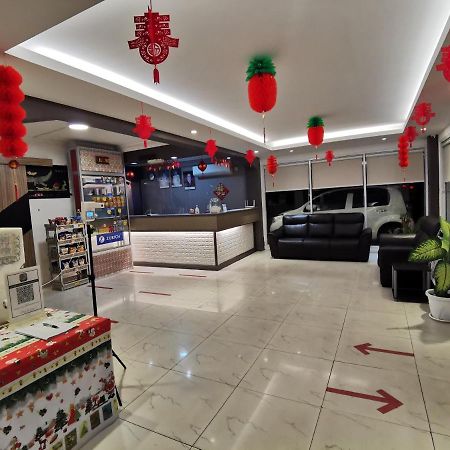 Palace Inn Miri Esterno foto