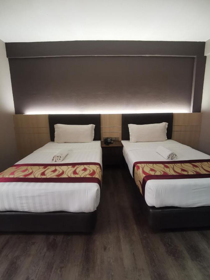 Palace Inn Miri Esterno foto