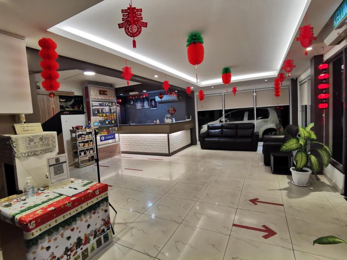 Palace Inn Miri Esterno foto