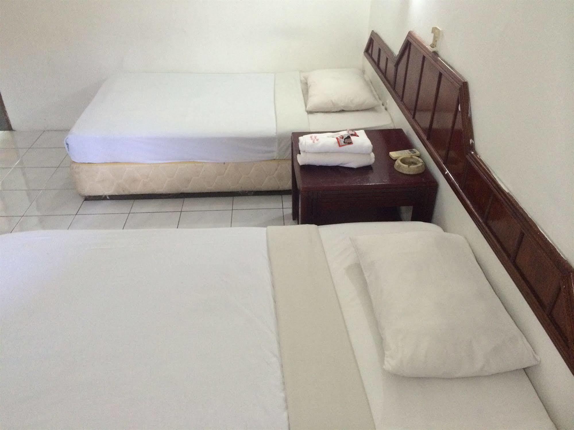 Palace Inn Miri Esterno foto