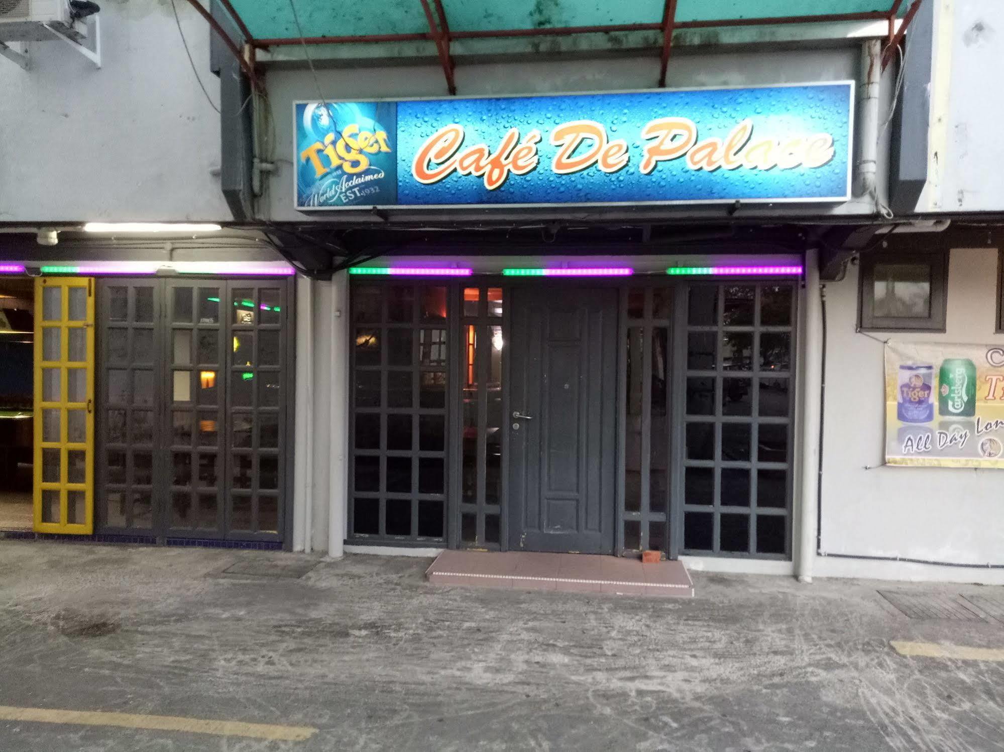 Palace Inn Miri Esterno foto